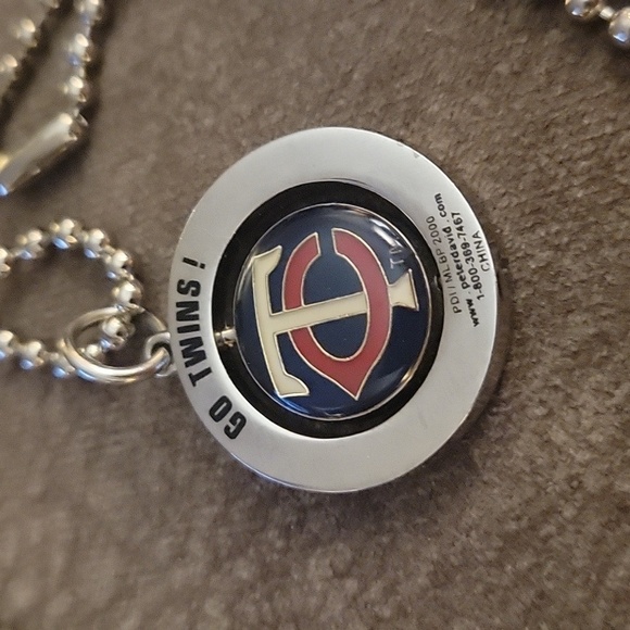 VTG PETER DAVID Minnesota Twins Ball Chain Spinner Pendant Necklace - Picture 3 of 4